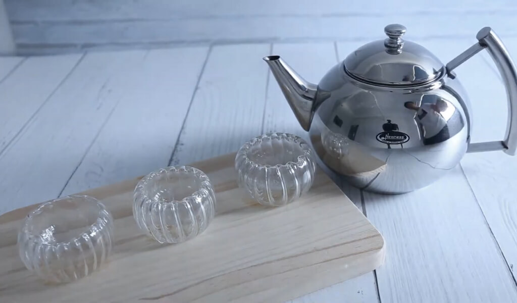 Stainless steel teapots
