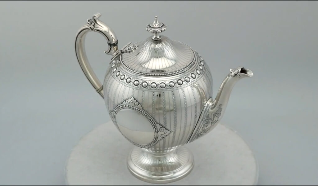 Teapot Basics – Silver Tips Tea