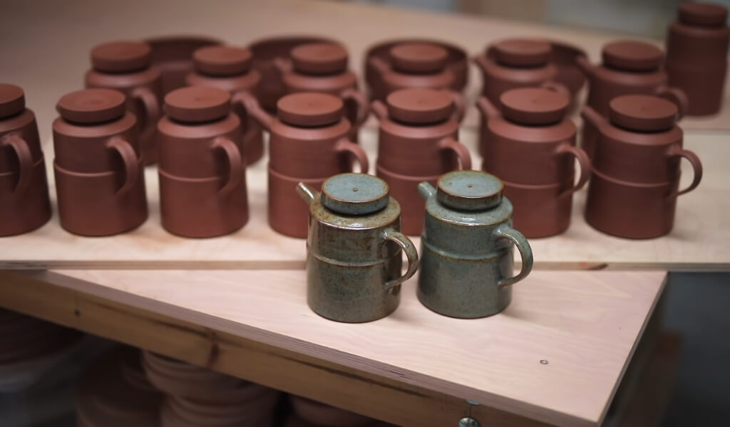 Ceramic teapots