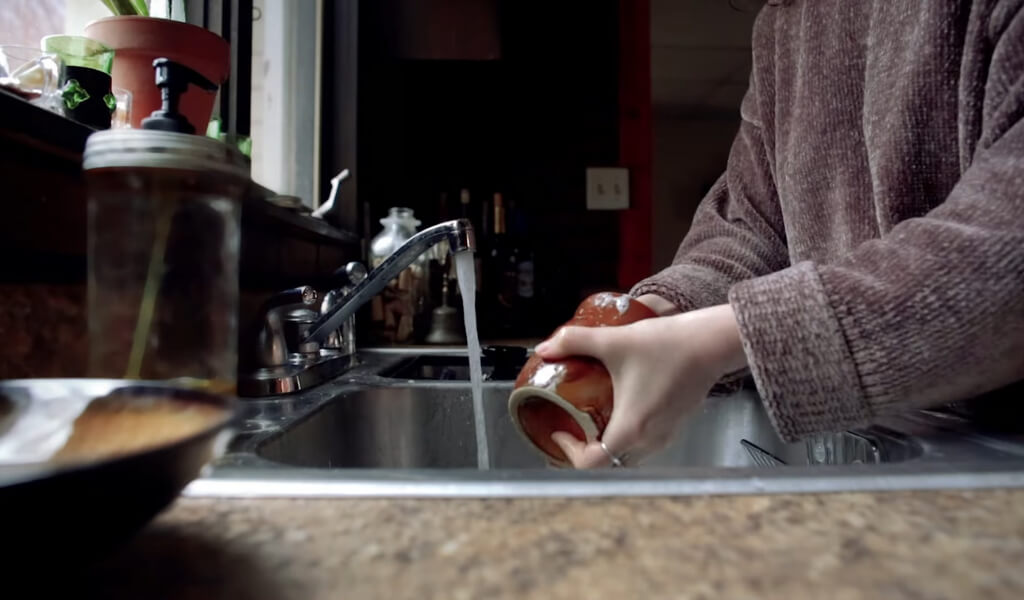 how to remove tea stains from cup