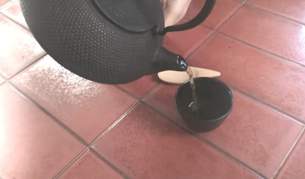 How to use a Cast Iron Teapot