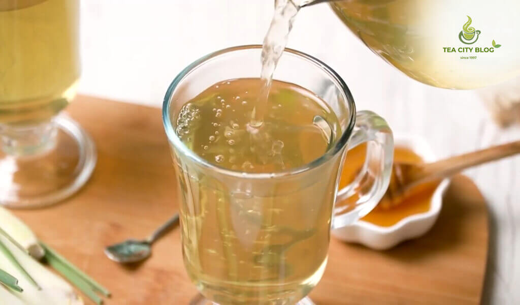 Lemongrass tea making