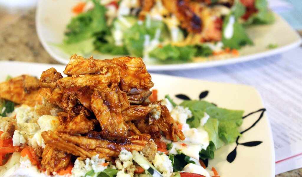 healthy buffalo chicken salad